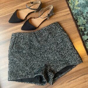 Wool Chevron Pattern Short with Pockets! Sz Small